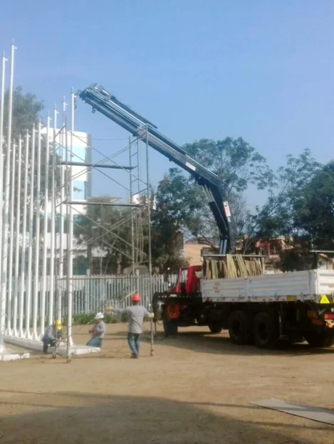 Trabajos de demolición y excavación en la USIL.