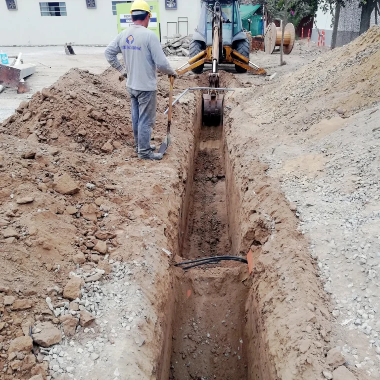 Entubado eléctrico para la red de comunicaciones USIL sede Pachacamac