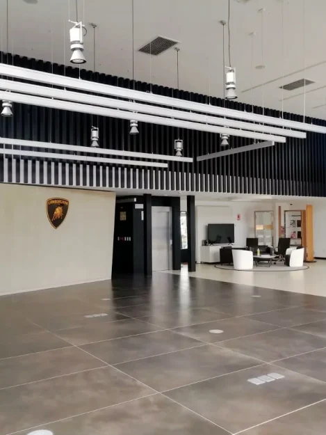 Implementación y Remodelación - Obras civiles y construcción - Remodelación de showroom Lamborghini y Bentley