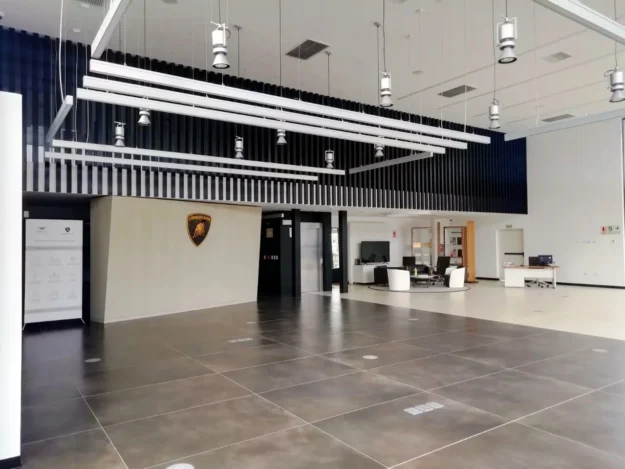 Implementación y Remodelación - Obras civiles y construcción - Remodelación de showroom Lamborghini y Bentley