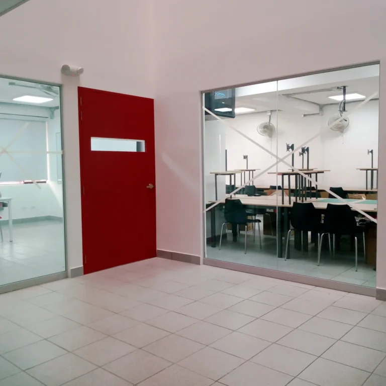 Acondicionamiento de laboratorios y aulas en SISE sede Surco y la sede San Juan de Miraflores.