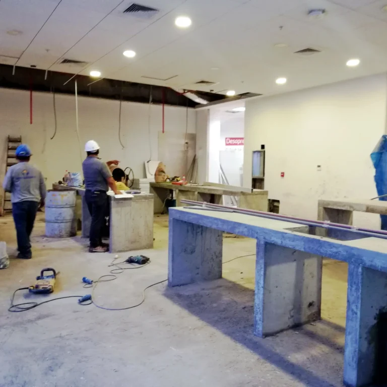 Laboratorio de Química en la UTP sede Lima Norte.