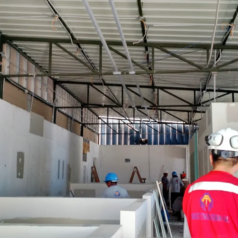 Acondicionamiento y construcción de Oficinas Administrativas en Universidad SISE.