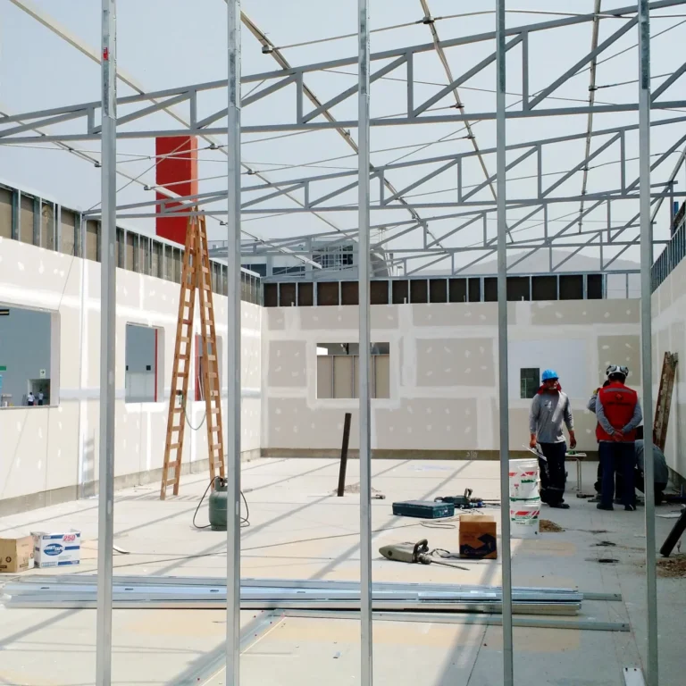 Acondicionamiento y construcción de Oficinas Administrativas en Universidad SISE.