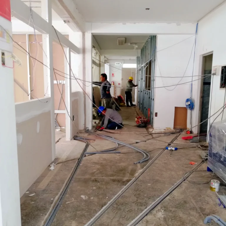 Acondicionamiento de laboratorios y aulas en SISE sede Surco y la sede San Juan de Miraflores.