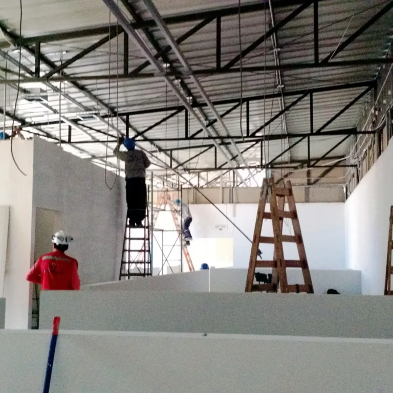 Acondicionamiento y construcción de Oficinas Administrativas en Universidad SISE.