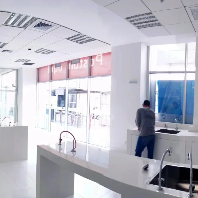 Laboratorio de Química en la UTP sede Lima Norte.